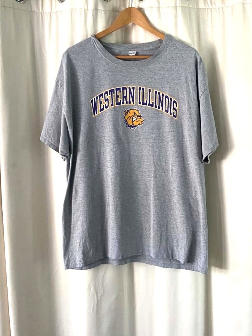 Hanes Western Illinois University Rocky the Bulldog Graphic T-Shirt Men's XL
